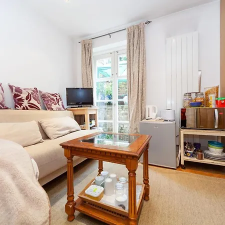 Lovely Double Room W Private Bathroom In Chelsea